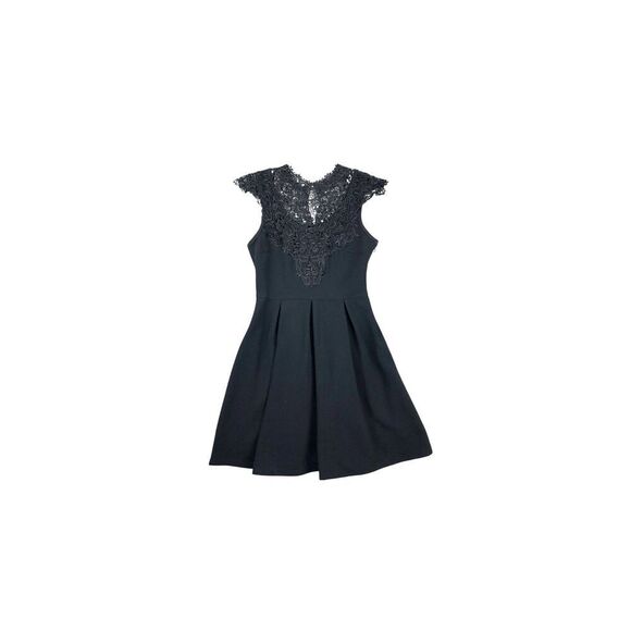 Ya Los Angeles Dresses & Skirts - Ya Los Angeles Black Lace Fit And Flare Pleated Dress Size Small‎